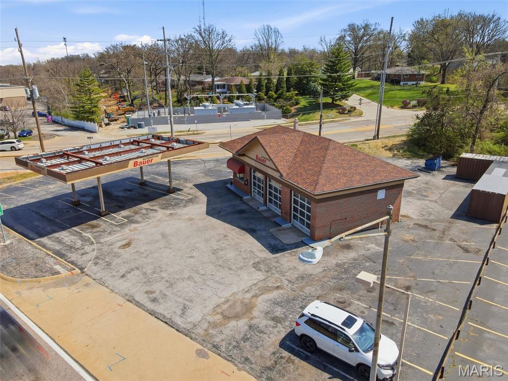 Lauras Sub 1 - Commercial Lease
