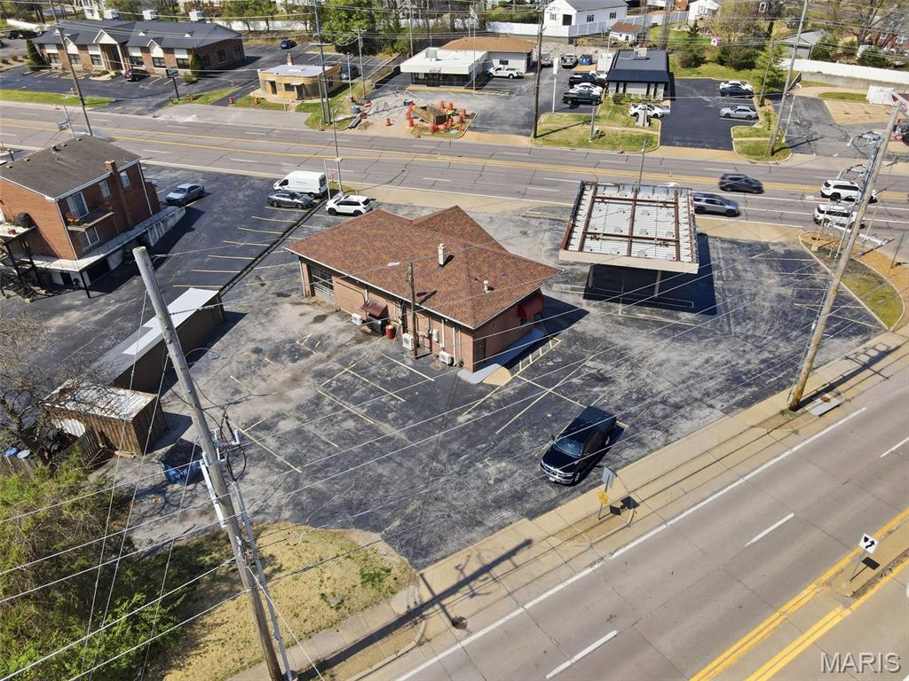 Lauras Sub 1 - Commercial Lease