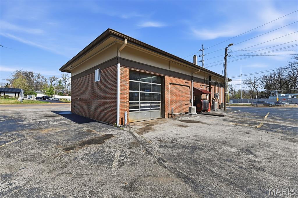 Lauras Sub 1 - Commercial Lease