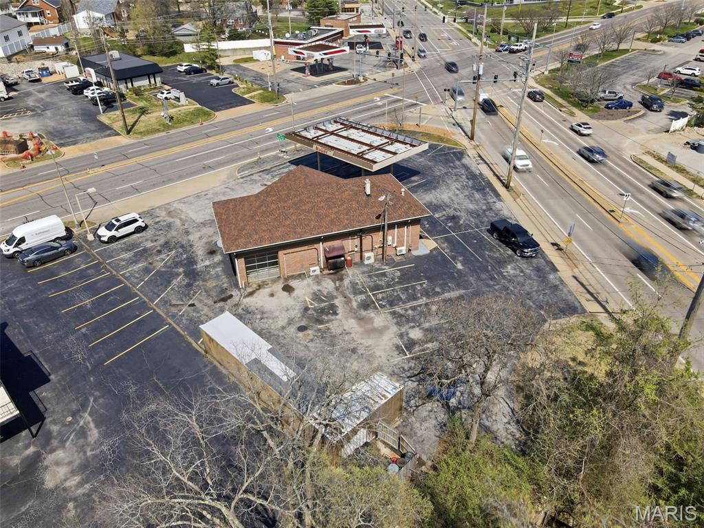 Lauras Sub 1 - Commercial Lease