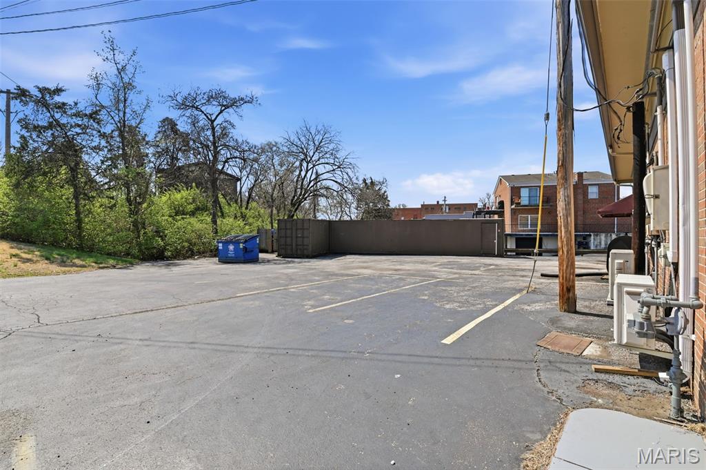 Lauras Sub 1 - Commercial Lease