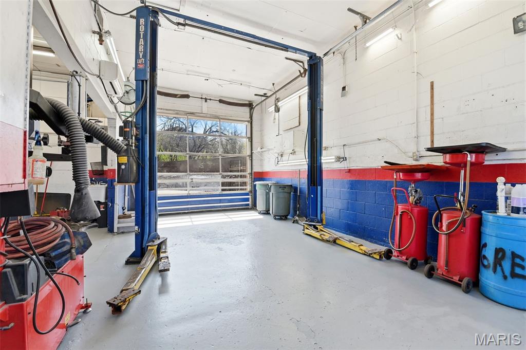 Lauras Sub 1 - Commercial Lease
