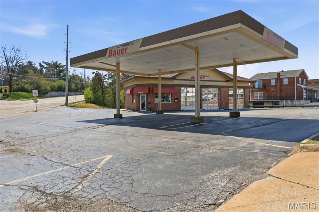 Lauras Sub 1 - Commercial Lease