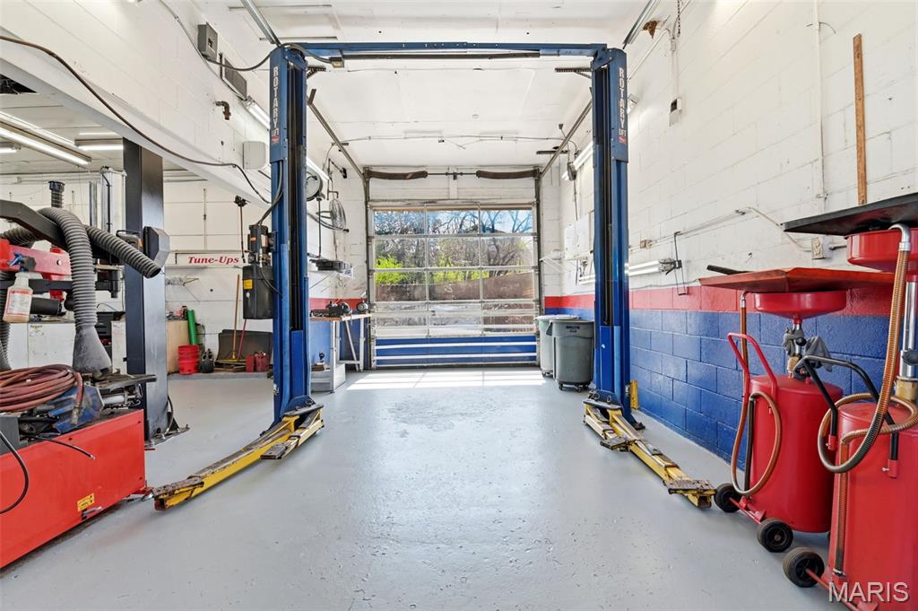 Lauras Sub 1 - Commercial Lease