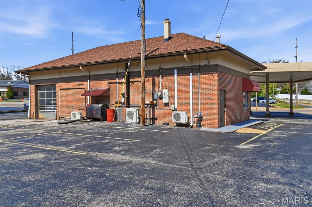 Lauras Sub 1 - Commercial Lease