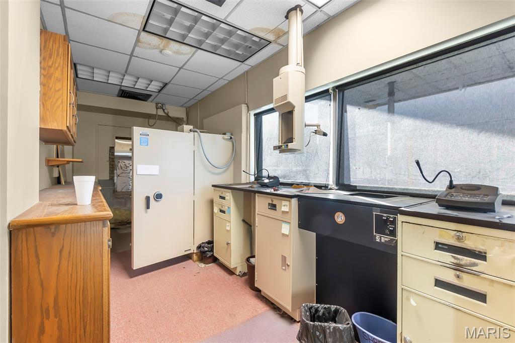 n/a - Commercial Sale