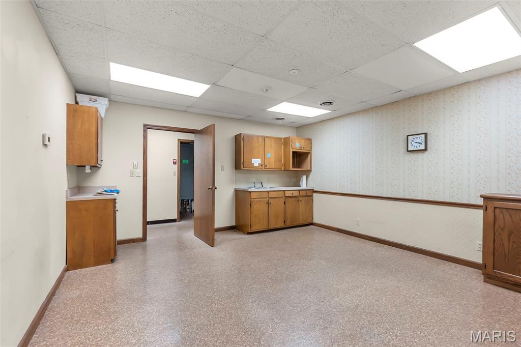 n/a - Commercial Sale