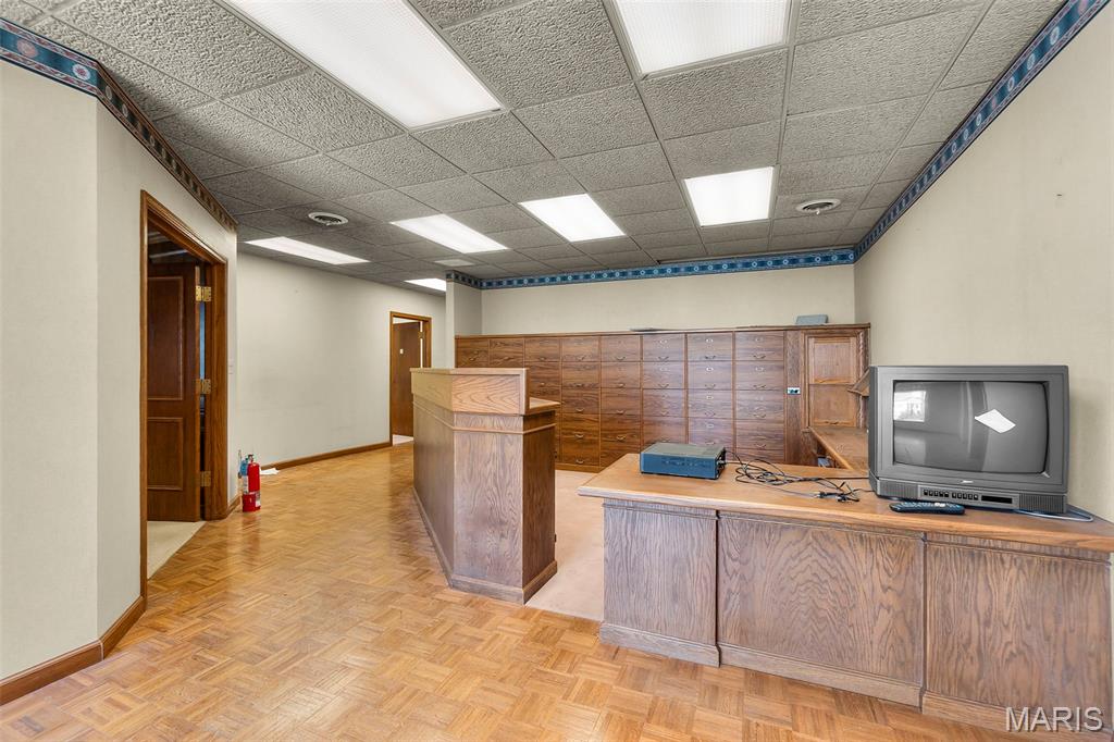 n/a - Commercial Sale