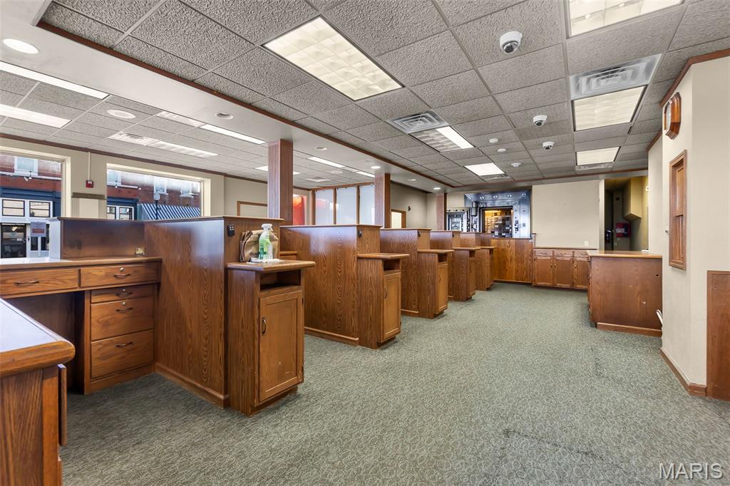 n/a - Commercial Sale