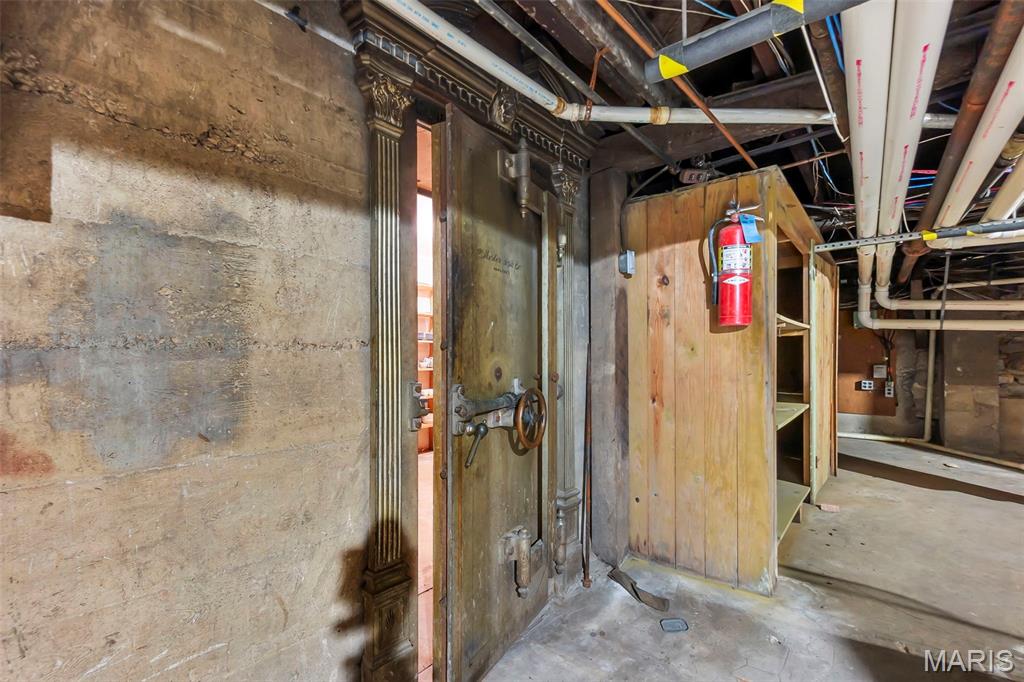 n/a - Commercial Sale