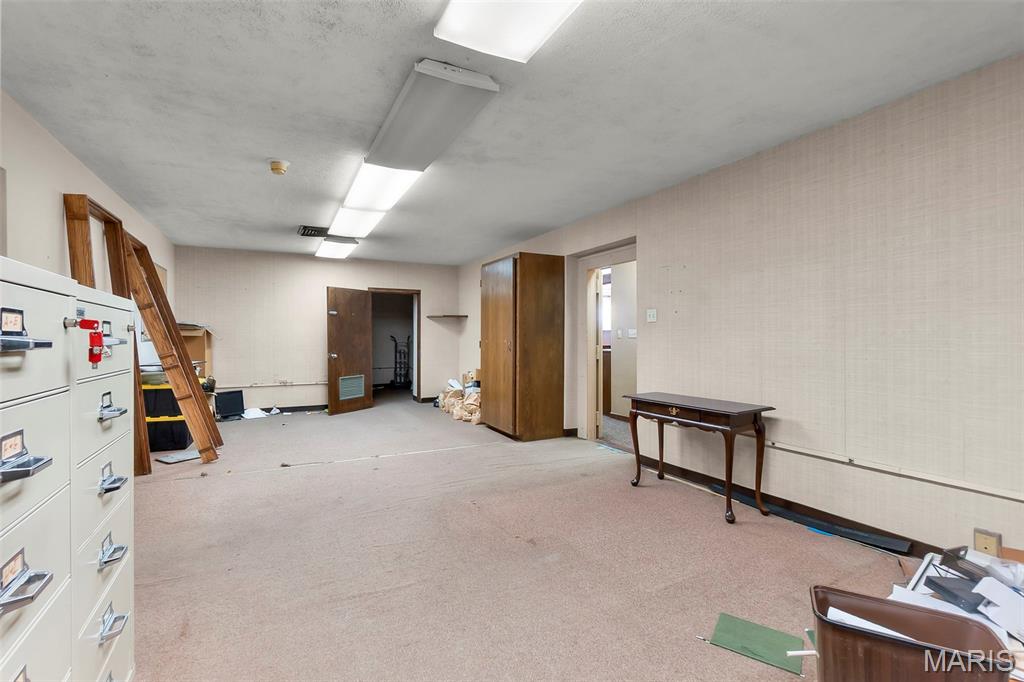 n/a - Commercial Sale