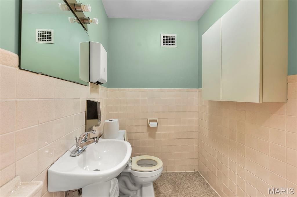 n/a - Commercial Sale