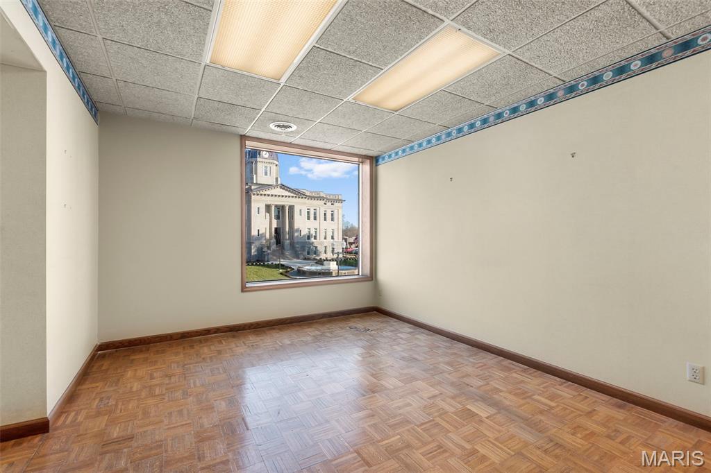 n/a - Commercial Sale