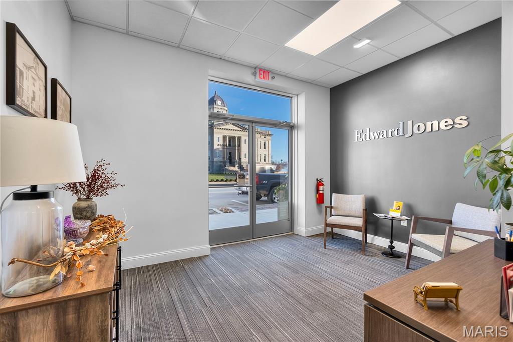 n/a - Commercial Sale