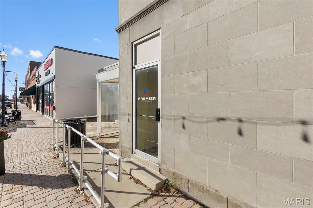 n/a - Commercial Sale