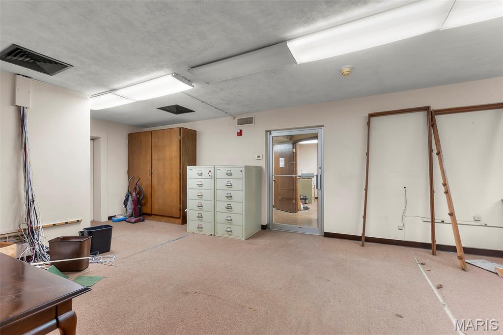 n/a - Commercial Sale