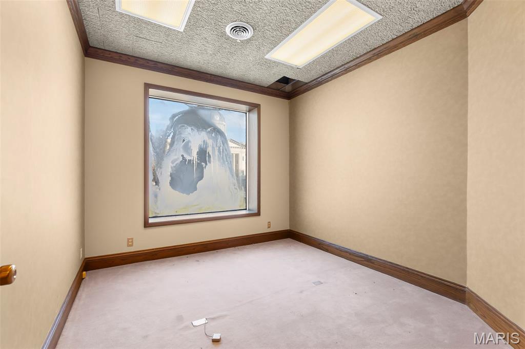 n/a - Commercial Sale