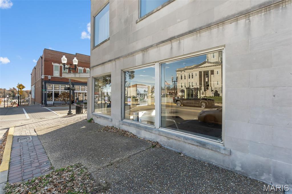 n/a - Commercial Sale