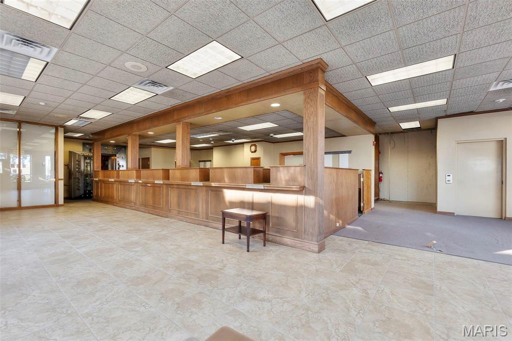 n/a - Commercial Sale