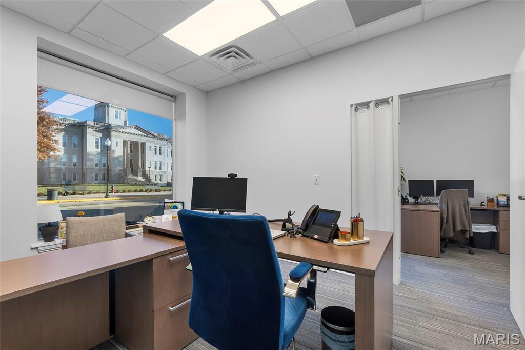 n/a - Commercial Sale