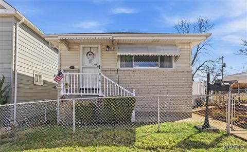 816 Regina Avenue St Louis MO 63125