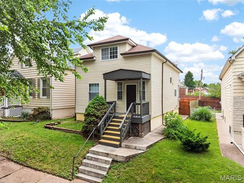 Photo of 4739 Hummel Avenue, St Louis, MO 63116 (MLS # 26032245)