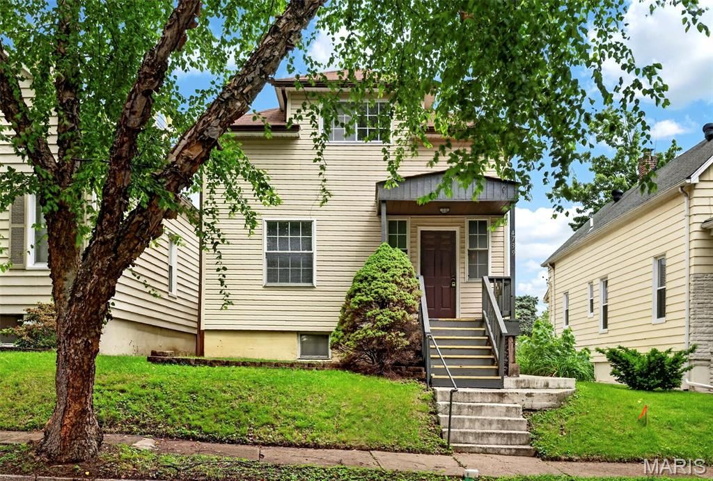 Photo of 4739 Hummel Avenue, St Louis, MO 63116 (MLS # 26032245)