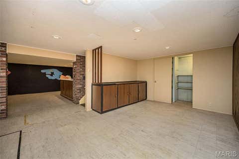Tiny photo for 425 Kenilworth Lane, Ballwin, MO 63011 (MLS # 26036077)