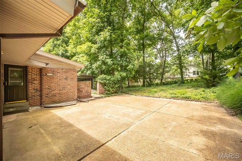 Tiny photo for 425 Kenilworth Lane, Ballwin, MO 63011 (MLS # 26036077)