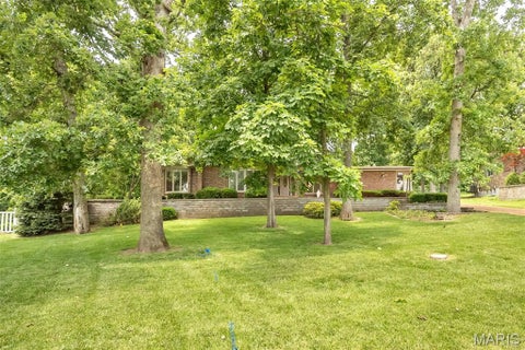 Tiny photo for 425 Kenilworth Lane, Ballwin, MO 63011 (MLS # 26036077)