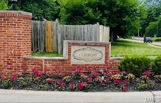 Tiny photo for 425 Kenilworth Lane, Ballwin, MO 63011 (MLS # 26036077)