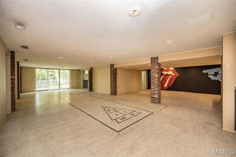 Tiny photo for 425 Kenilworth Lane, Ballwin, MO 63011 (MLS # 26036077)