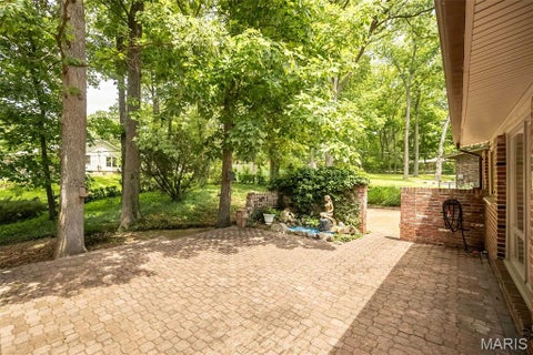 Tiny photo for 425 Kenilworth Lane, Ballwin, MO 63011 (MLS # 26036077)