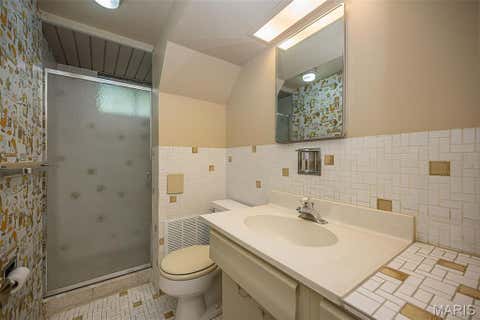 Tiny photo for 425 Kenilworth Lane, Ballwin, MO 63011 (MLS # 26036077)