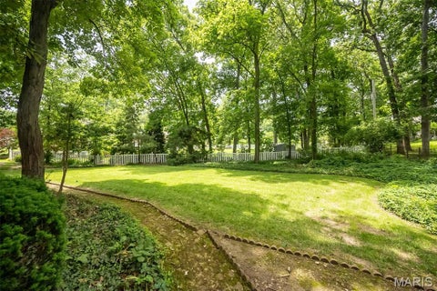 Tiny photo for 425 Kenilworth Lane, Ballwin, MO 63011 (MLS # 26036077)