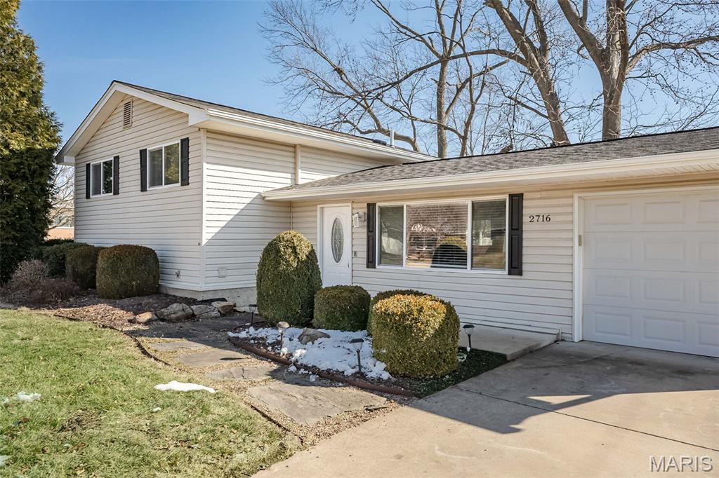 2716 Arrow Heights Drive