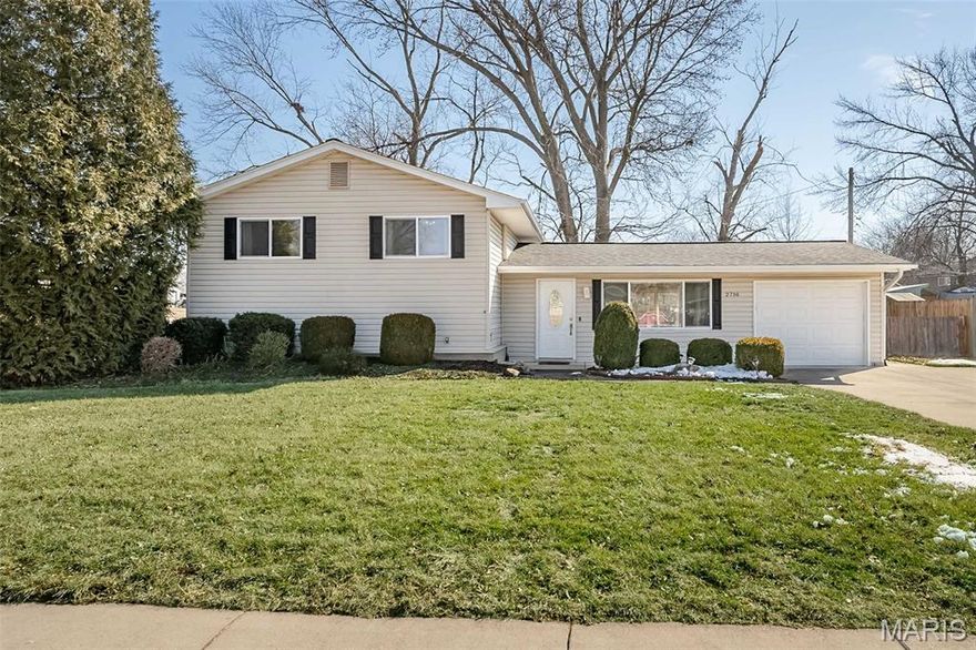 Meticulously maintained 3BR/2BA split level situated on a prime corner lot in the desirable Arrow Heights subdivision! The main level offers a bright, open-concept floor plan anchored by a chef’s kitchen that was thoughtfully enhanced with a custom island (2015) and a large food pantry (2017). Home chefs will love the premium gas range (the home's only gas utility), while the rest of the house remains efficient electric.
The living spaces are bathed in updated LED lighting (2016), highlighting the gleaming hardwoods and recessed fixtures. Transition downstairs to the finished walk-out basement, which adds significant living area, a beautiful laundry room, and an abundance of clean, spacious storage.
Enjoy total peace of mind with major exterior upgrades, including a new roof, gutters, aluminum gutter guards, and downspouts (all 2021). The exterior is designed for low-maintenance living with a refreshed landscape (2016) and a large, fenced-in backyard featuring a spacious patio—perfect for entertaining.