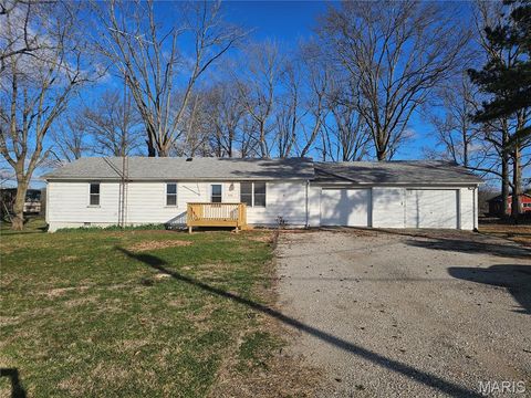 Photo of 1104 E Pine Street, Percy, IL 62272 (MLS # 26016629)