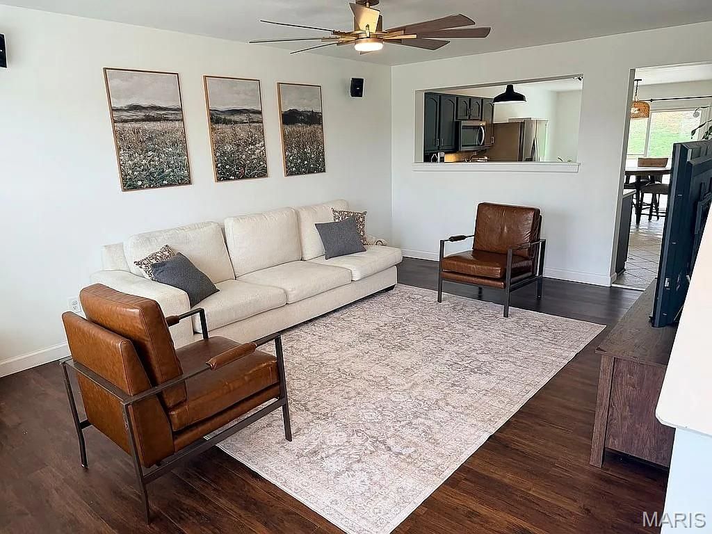 Photo of 3555 Pearson Pointe Ct, Unincorporated, MO 63129 (MLS # 26027082)