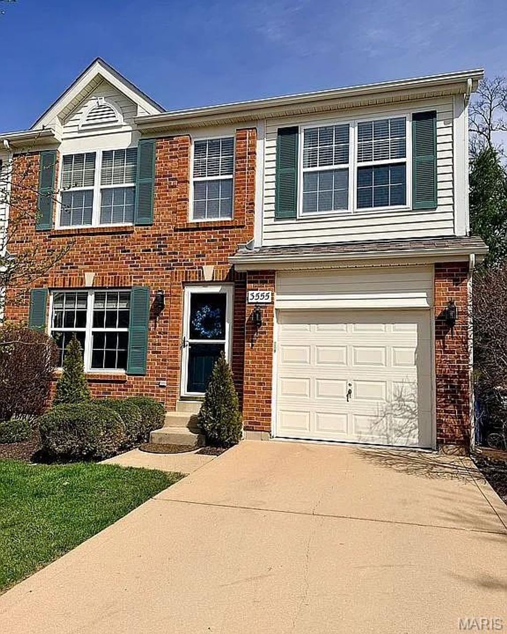 Photo of 3555 Pearson Pointe Ct, Unincorporated, MO 63129 (MLS # 26027082)