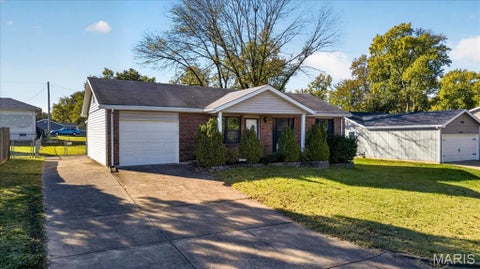 Tiny photo for 11502 Terry Avenue, Maryland Heights, MO 63043 (MLS # 26055431)