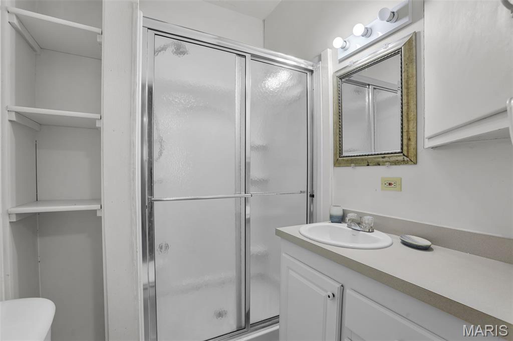 E A Kamps Riverview - Residential Income