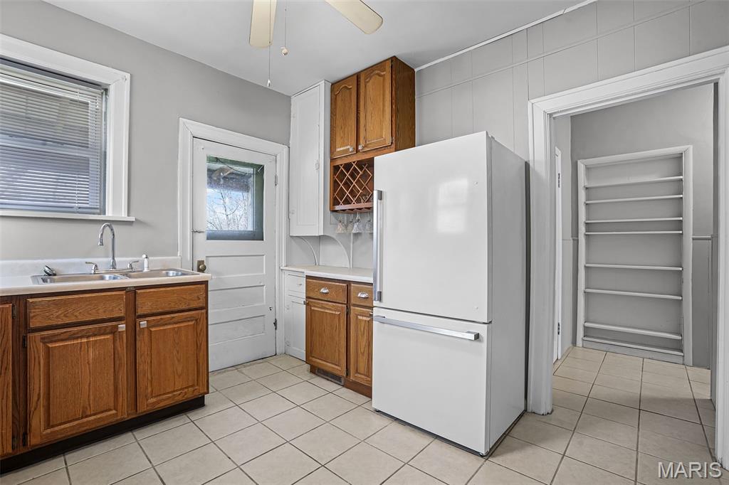 E A Kamps Riverview - Residential Income