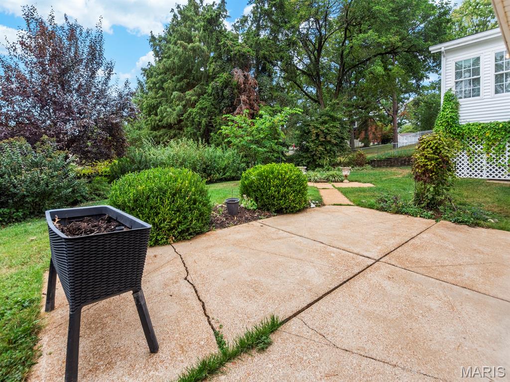 St Louis, Missouri 63128, United States, 3 Bedrooms Bedrooms, ,3 BathroomsBathrooms,Residential,Coming Soon,204851