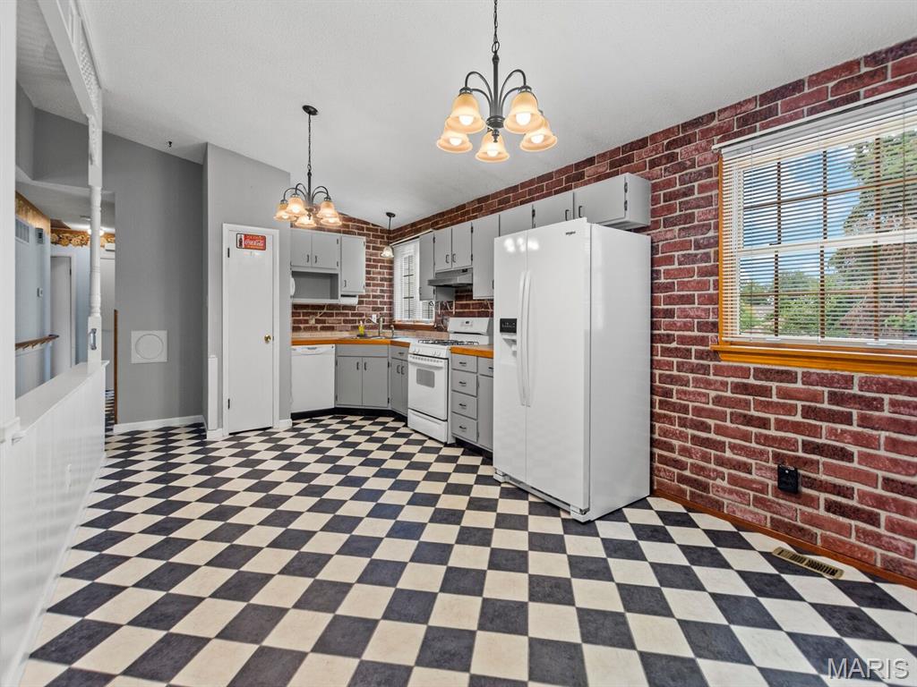 St Louis, Missouri 63128, United States, 3 Bedrooms Bedrooms, ,3 BathroomsBathrooms,Residential,Coming Soon,204851