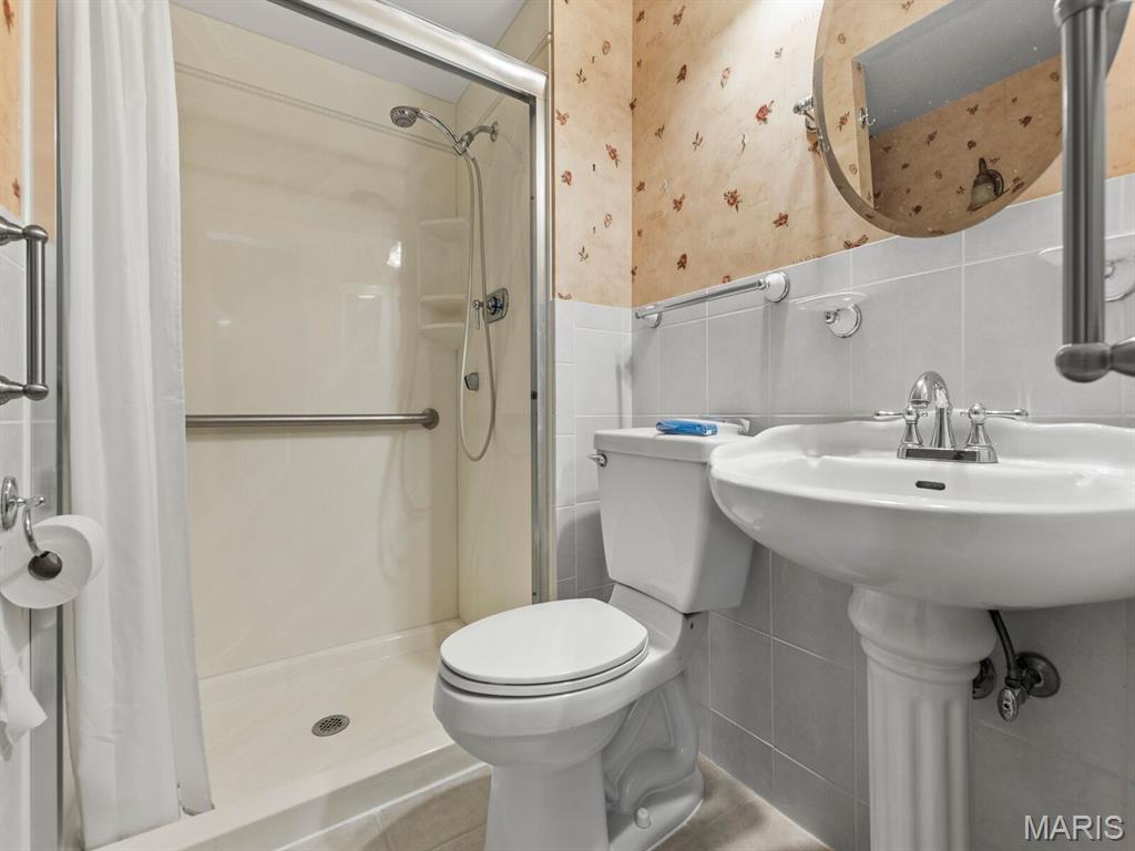 St Louis, Missouri 63128, United States, 3 Bedrooms Bedrooms, ,3 BathroomsBathrooms,Residential,Coming Soon,204851