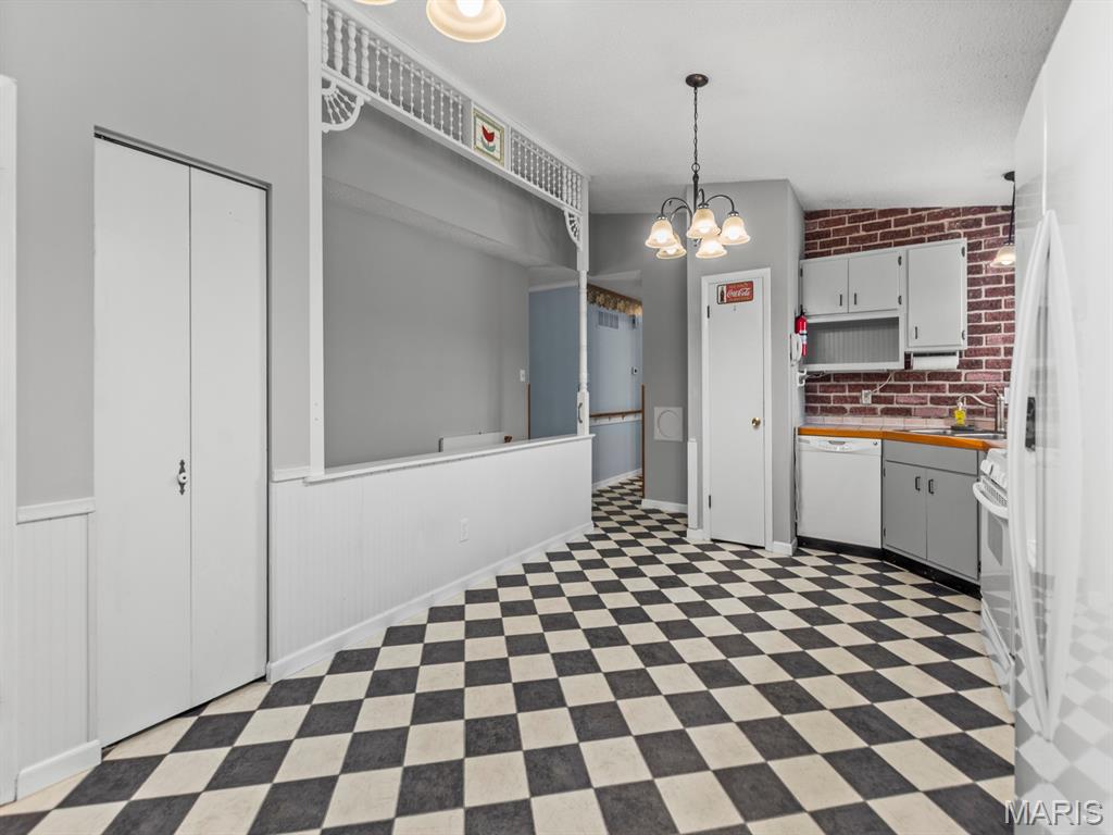 St Louis, Missouri 63128, United States, 3 Bedrooms Bedrooms, ,3 BathroomsBathrooms,Residential,Coming Soon,204851