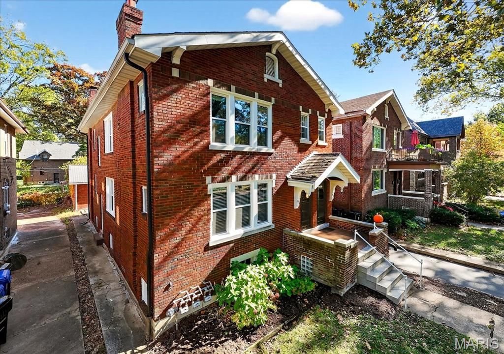 Photo of 834 Pennsylvania Avenue, St Louis, MO 63130 (MLS # 25073130)