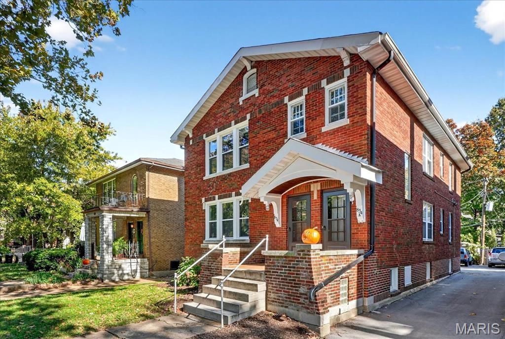 Photo of 834 Pennsylvania Avenue, St Louis, MO 63130 (MLS # 25073130)