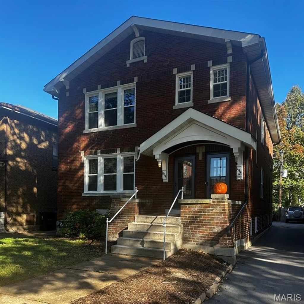 Photo of 834 Pennsylvania Avenue, St Louis, MO 63130 (MLS # 25073130)